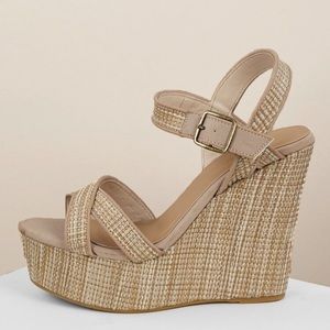 ‫Criss Cross Band Raffia Platform Wedge